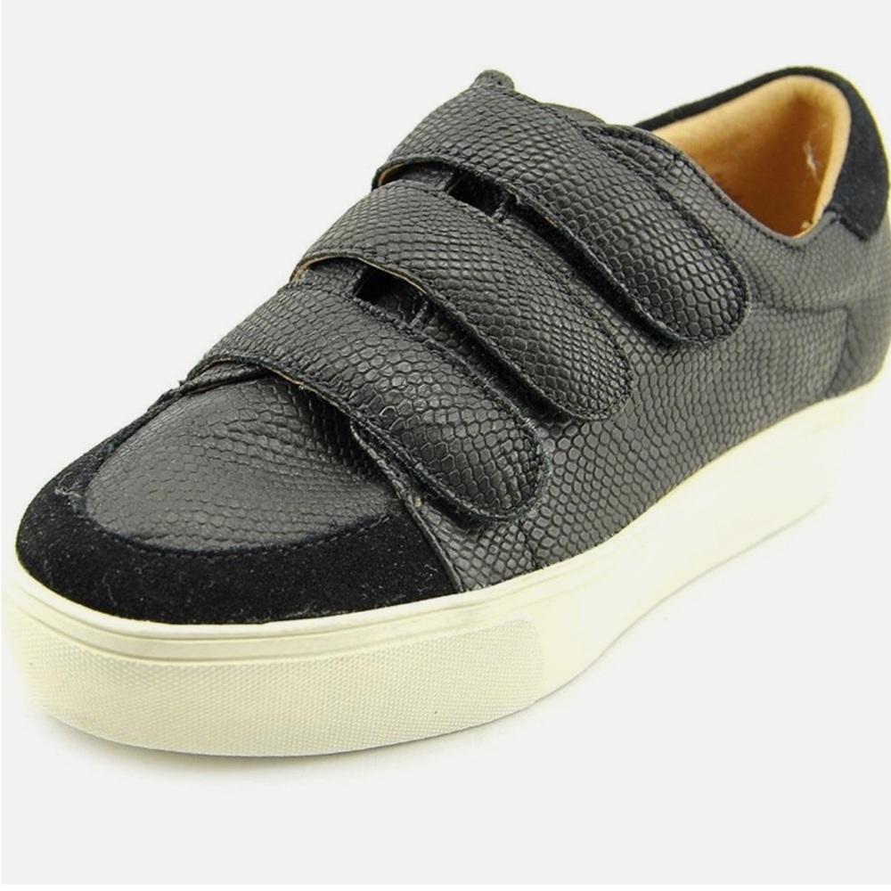 Nine West Textured Sneaker